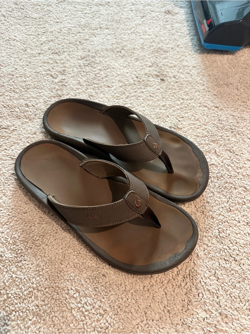 OluKai Ohana Men's Brown Flip Flop Sandals Slip-On Beach Casual